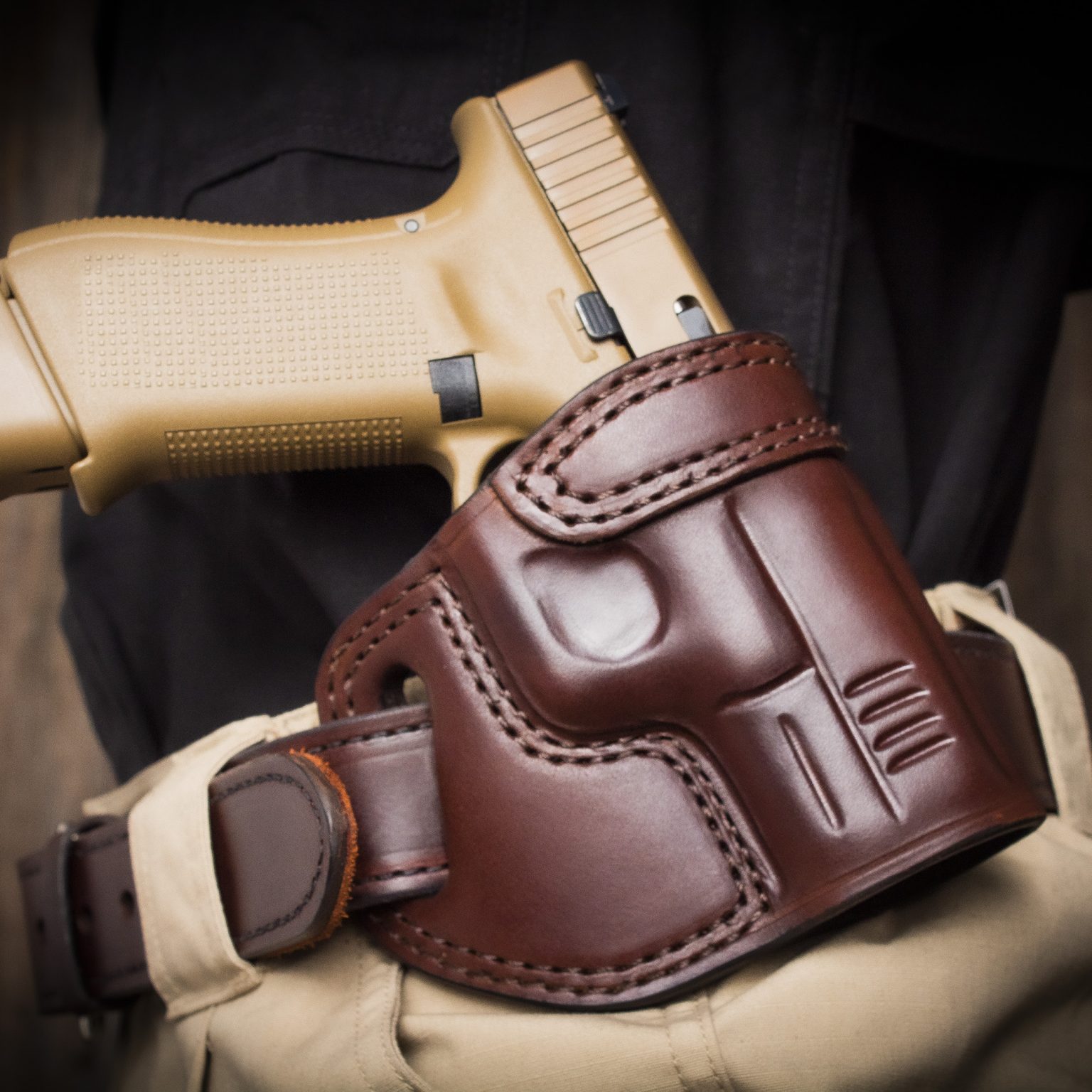 Quickship Glock 19 OWB Texas Cross Draw Leather Holster