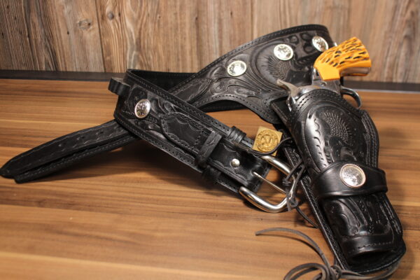 1914 - Laredoan Single Rig - Colt Single Action Army  - Left Handed Black Show Sample with Conchos