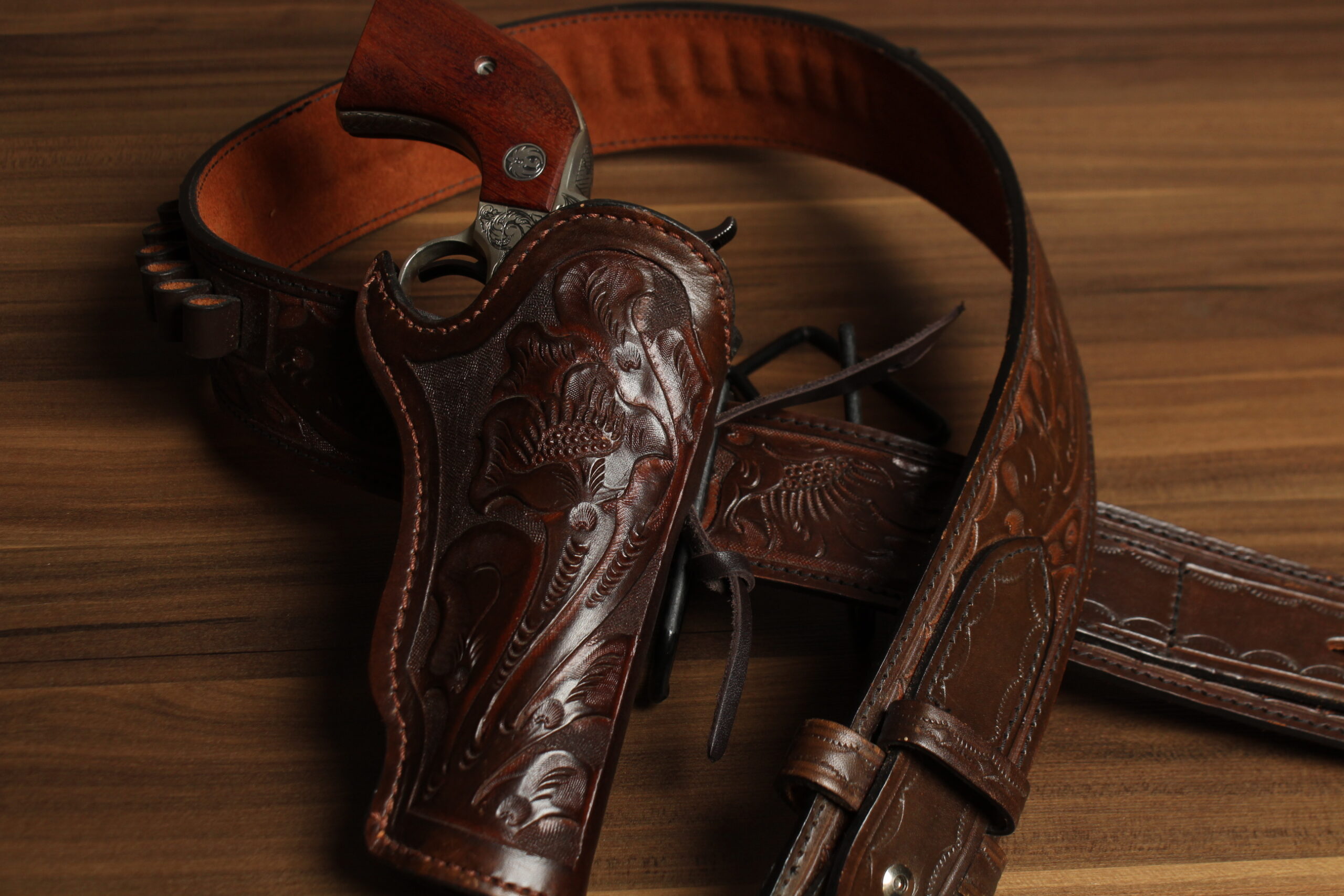 OVERSTOCK - Model 1865 Prospector Single Rig (Vaquero/Blackhawk 4.75", Brown, Hand Tooled, .45cal, 40"C, Right Hand)