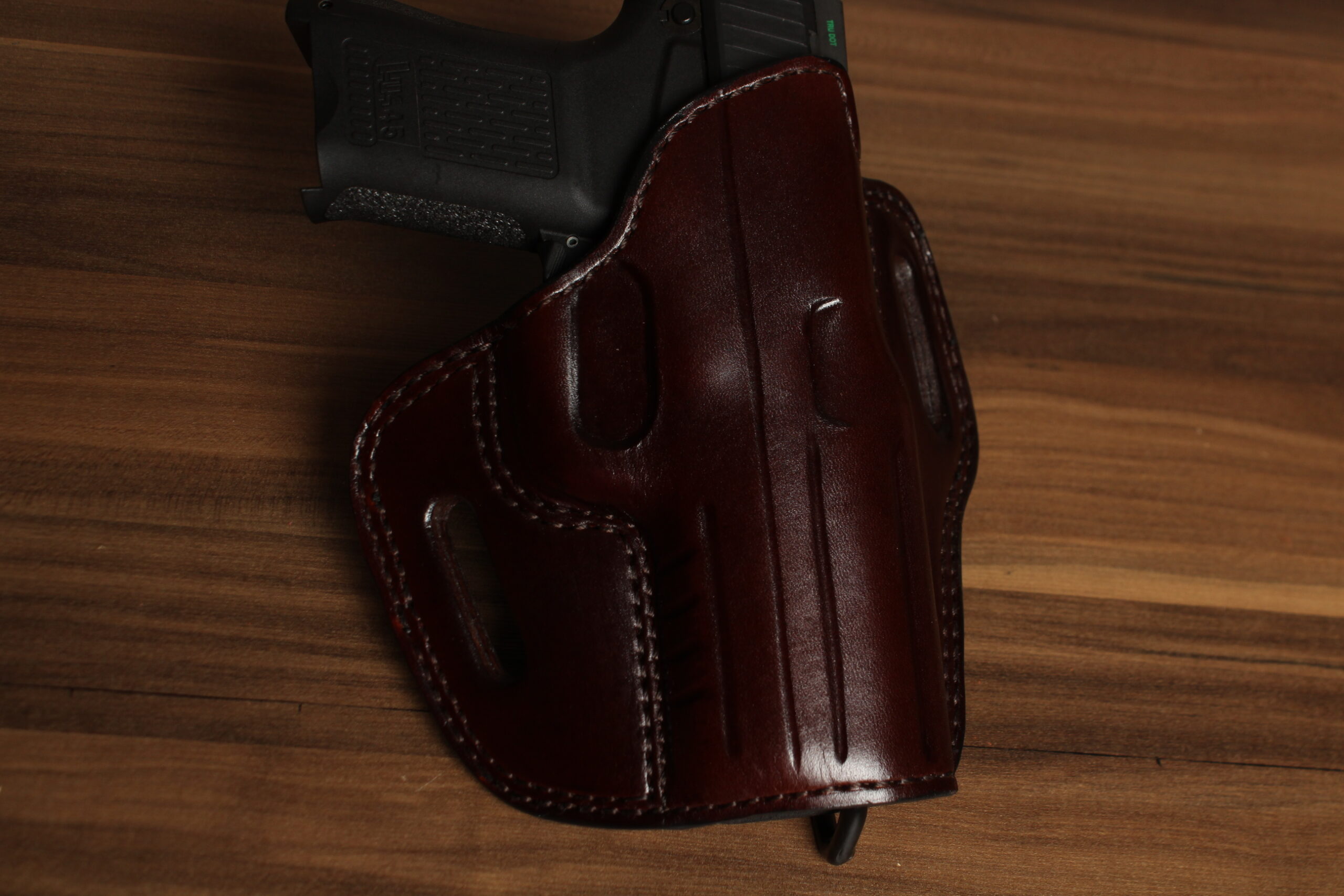 OVERSTOCK - Model 2010 Undercover OWB holster for HK45, Brown, RH, Smooth leather lined