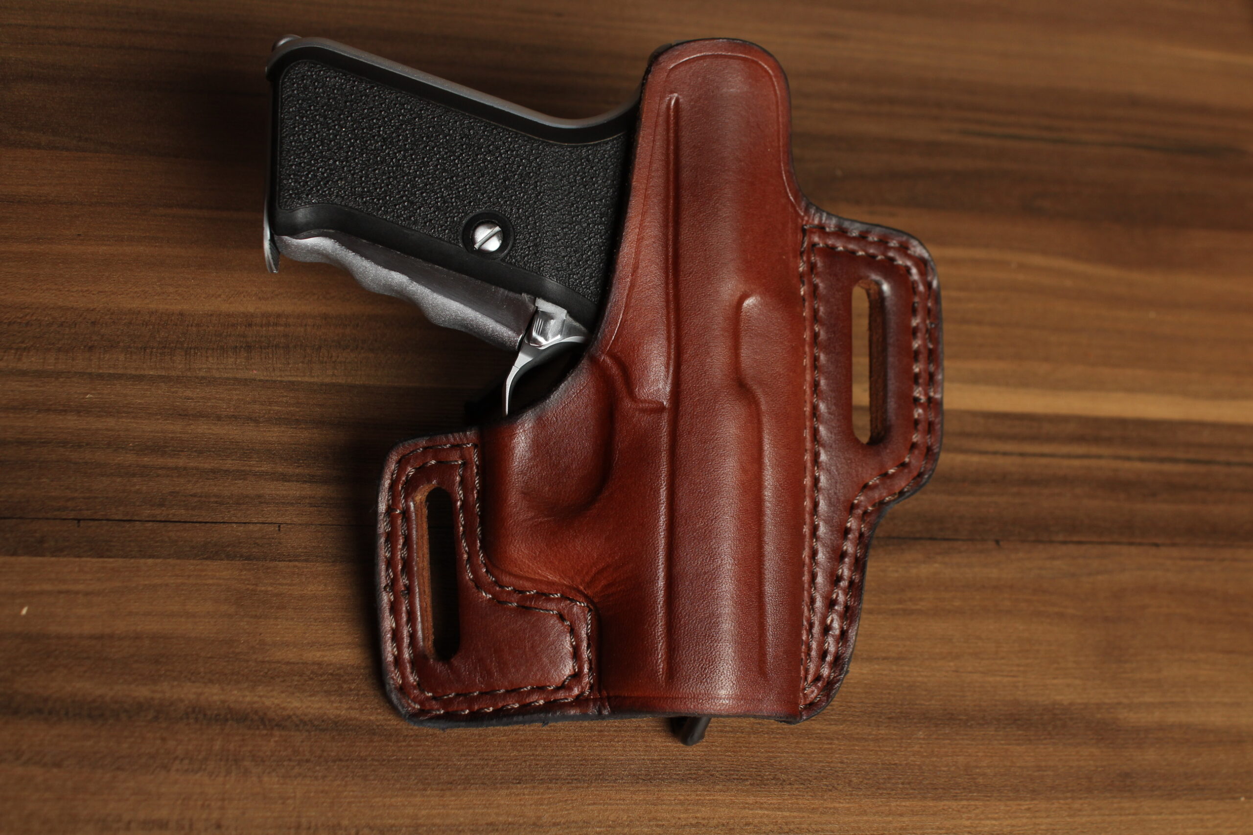 OVERSTOCK - Model 2010 Undercover OWB holster for HK P7M8/M13, Brown, RH