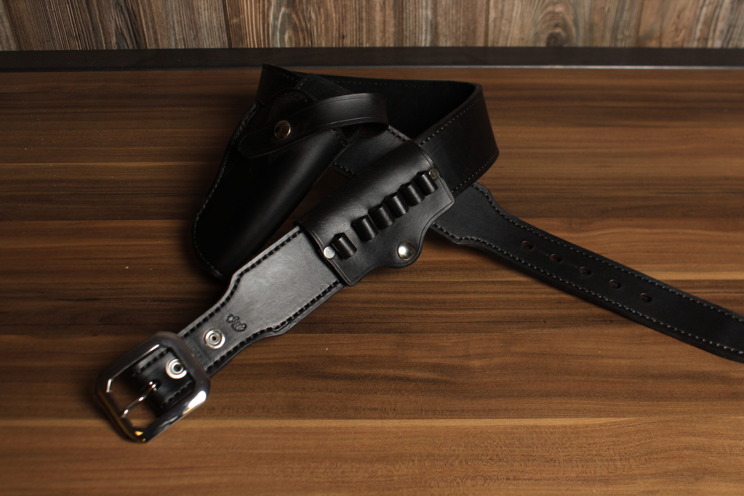 OVERSTOCK - Model K97 Sixgunner rig for S&W L-Frames 4", Black, Plain, .357CAL, Size 42"C, Right Hand