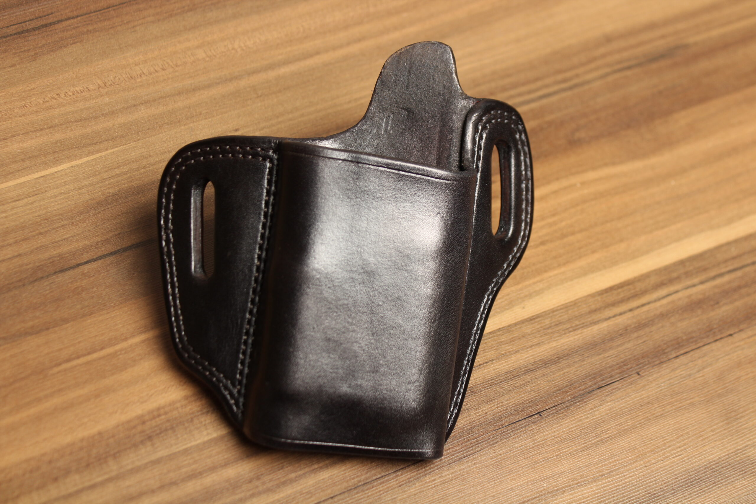OVERSTOCK - Model 2022 Red Dot OWB holster for Glock G17 w/TLR1HL, Black, Right hand