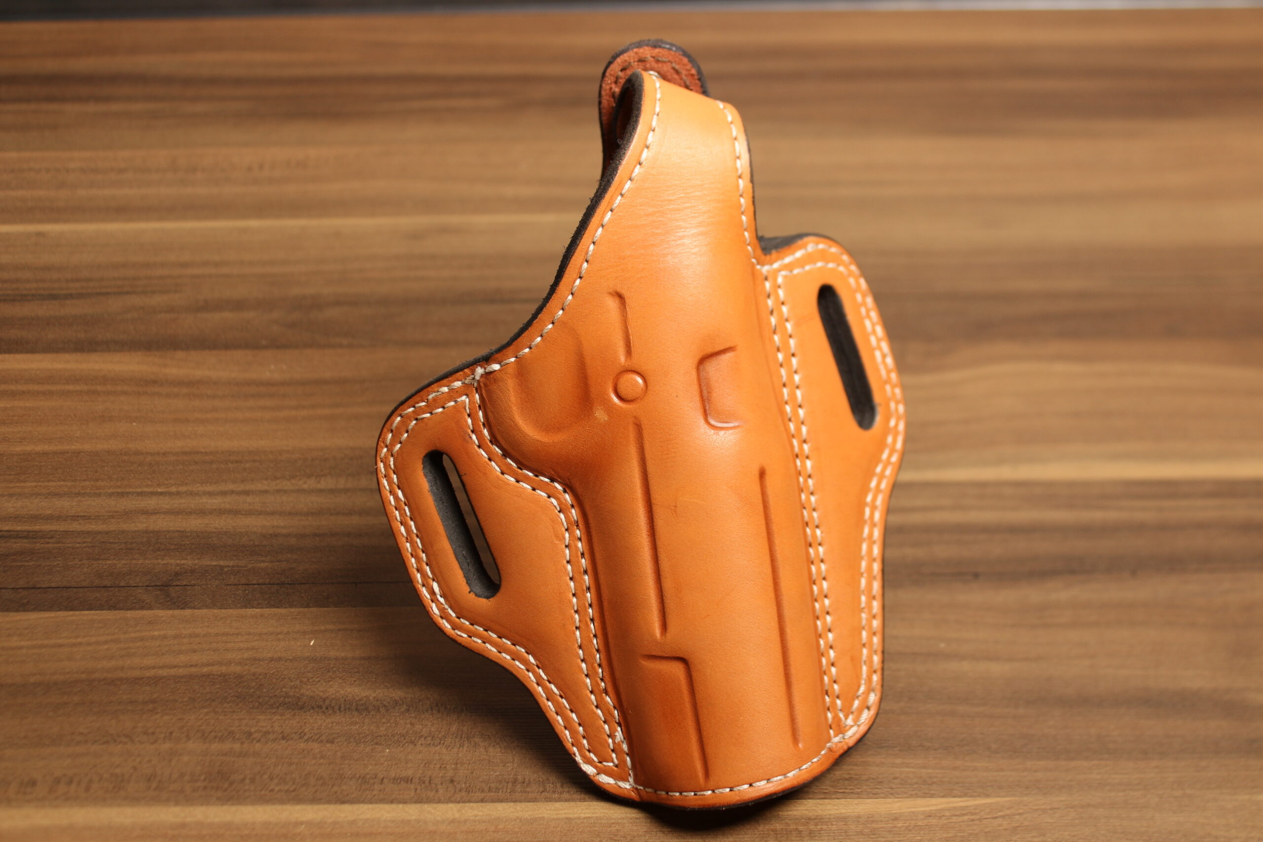 OVERSTOCK - Model 2000 Challenger OWB holster w/Level 2 retention for 5" 1911, Tan, RH, Suede lined