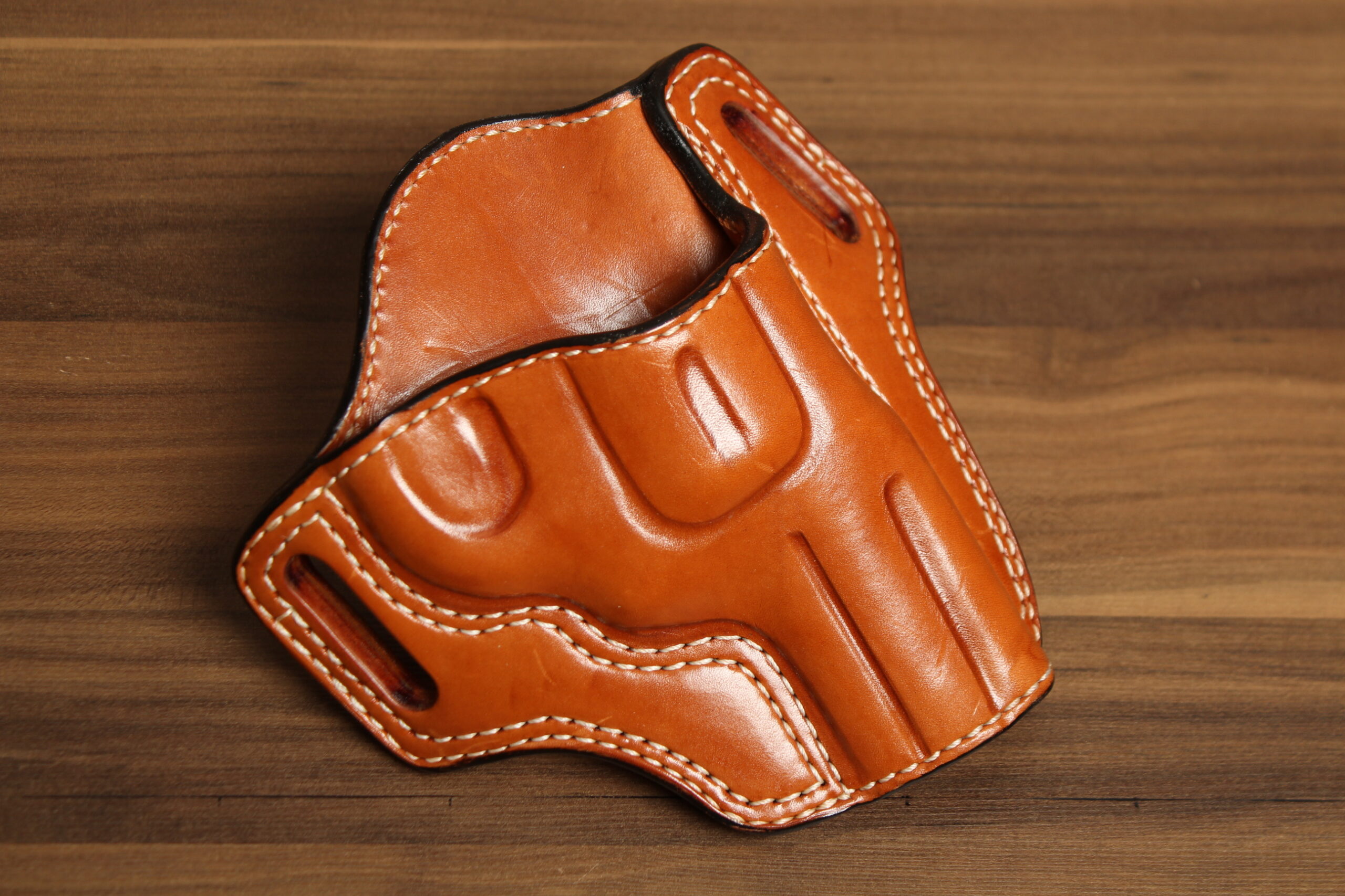 OVERSTOCK - Model 2020 Revolver OWB holster for 2.5" K/L-frames, Saddle tan, RH, Smooth leather lined