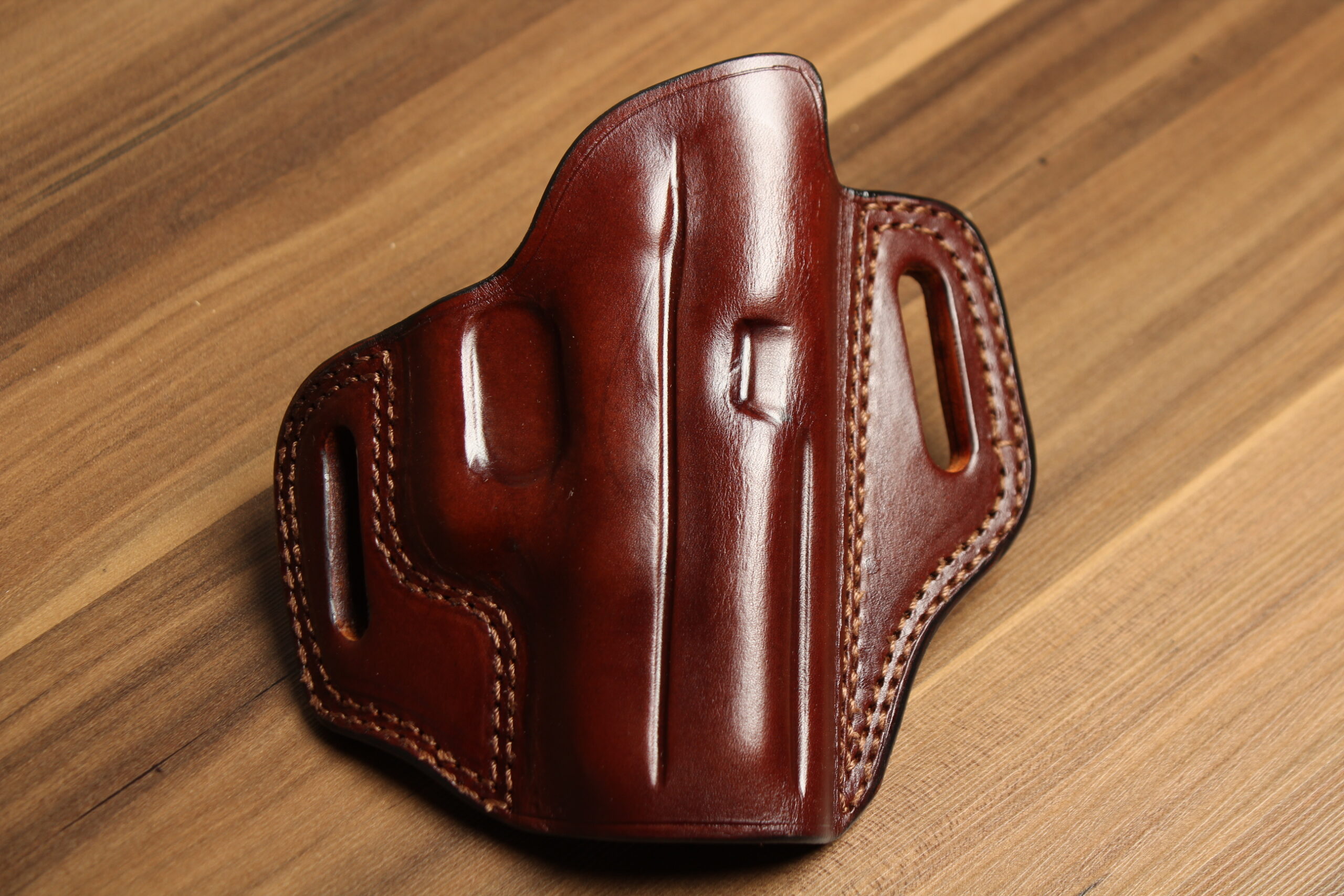 OVERSTOCK - Model 2010 Undercover OWB holster for Glock G19, Brown, RH